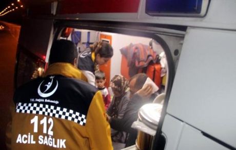 Salihli'de İki Araç Çarpıştı