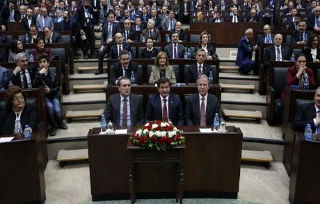 Erdoğan İki Vekile Fırça Attı