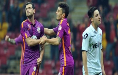 Aslan Tarzan'a Acımadı!