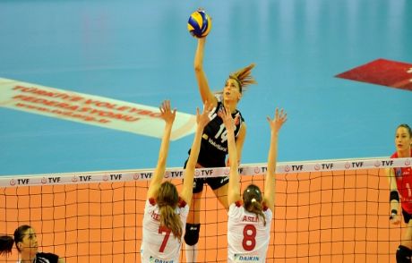 Bayanlar Süper Kupa'da İlk Finalist Vakıfbank