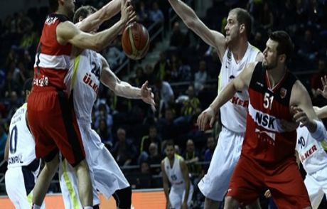 Fenerbahçe Zirveyi Korudu