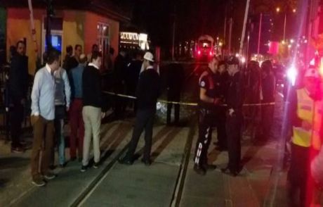 Tramvayın Çarptığı Kadın Genç Ağır Yaralandı