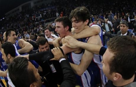 Anadolu Efes'ten İnanılmaz Galibiyet!