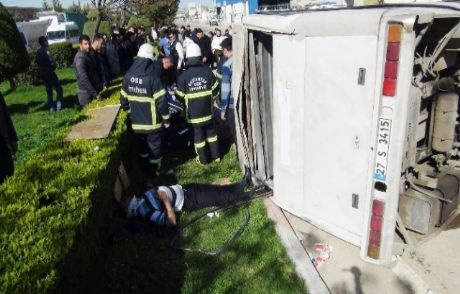 Gaziantep'te İşçi Servisi İle Minibüs Çarpıştı