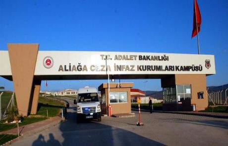 Skandalları Duyuran Müdürü Sürdüler!