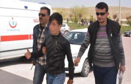 Kız Arkadaşının Eski Sevgilisini Bıçakladı