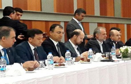 Bilal Erdogan İzmir'de Müdürlerle Görüştü