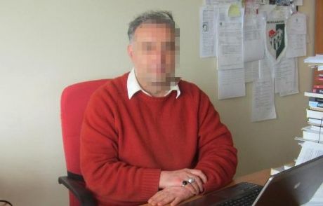 Üniversitede Büyük Rezalet