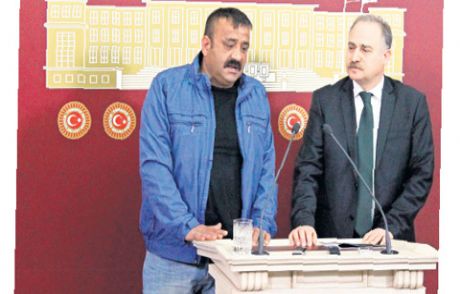 'sincan'da İnsanların Beyinleri Yıkanıyor'