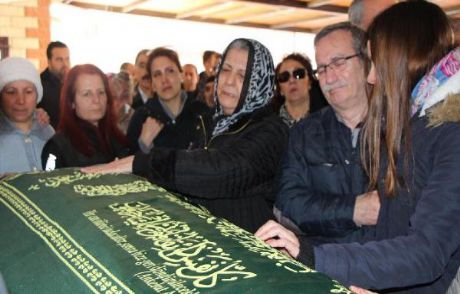Halil Öğretmeni Binler Uğurladı