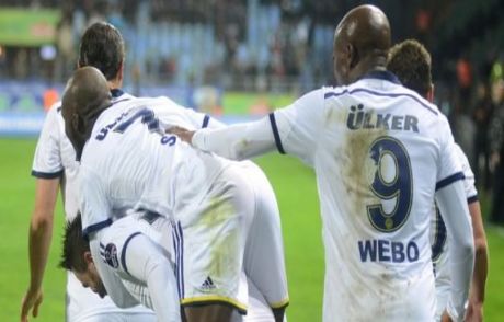 Webo'dan Emenike'ye Büyük Jest!