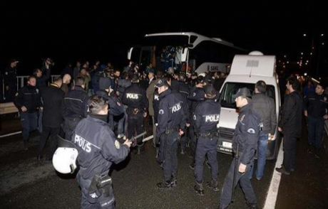 Fenerbahçe Kafilesi Zırhlı Araca Bindi