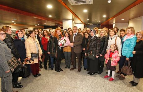 Gesmek Kursiyerlerinden Karakalem Sergisi