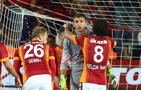 Galatasaray'da Muslera Şoku!