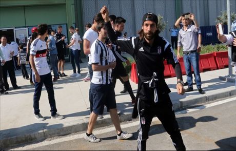 Beşiktaş'a İzmir'de Coşkulu Karşılama