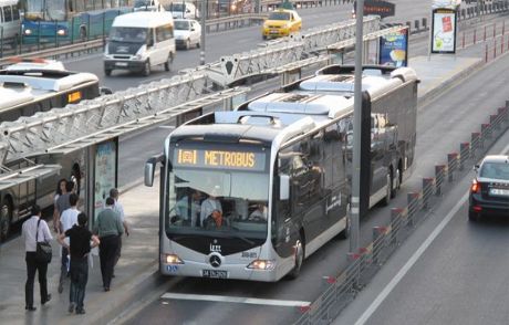 Metrobüs Şoförüne Bıçaklı Saldırı