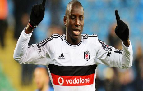 Demba Ba'dan Olay Olan Tweet