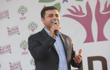 Demirtaş: 'kimlere Teslim Ettiniz O Silahı?'