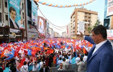 Davutoğlu: Mağduriyet Edebiyatı Yapmasın