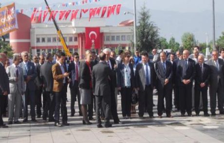 19 Mayıs Töreninde Akp Protestosu