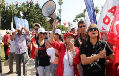 'atatürk Posteri'nin Asılmamasına Tepki!