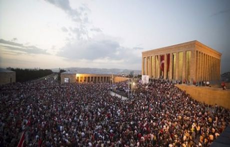 Anıtkabir'de 17 Yıl Sonra İlk Konser Verildi