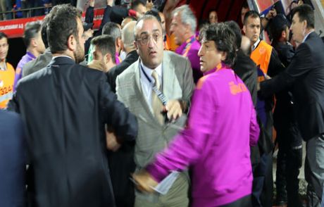 Albayrak: Elim Ayağım Boşaldı