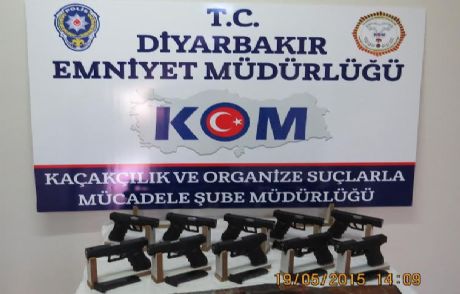 Diyarbakır'da Silah Tüccarları Ele Geçirildi