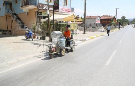 Sapanca'da Yol Bakım Çalışması Sürüyor