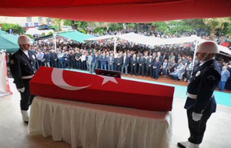 Akp'li Başkanın Cenazesinde Gözyaşı Sel Oldu
