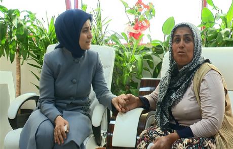 Sare Davutoğlu, Mutlu Kaya'yı Ziyaret Etti