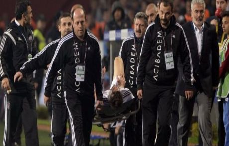 Beşiktaşlı Yıldız Hastaneye Kaldırıldı