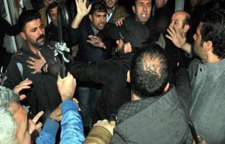 Akp'liler Esnafla Kavga Etti