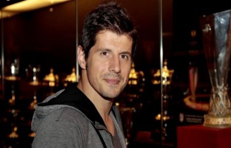 Emre Belözoğlu'dan Arena'ya Telefon