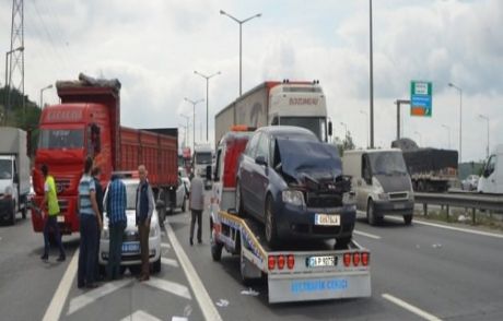Kaza Trafiği Felç Etti