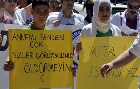 Yavuz'dan Protestoya Damga Vuran Pankart