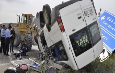 Öğrenci Servisi Kaza Yaptı