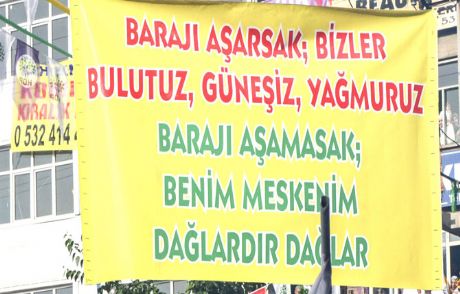 Hdp Mitinginde Skandal Pankart!