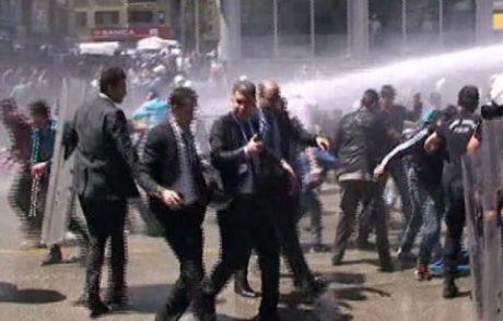 Emniyet Müdürünü Toma Islattı