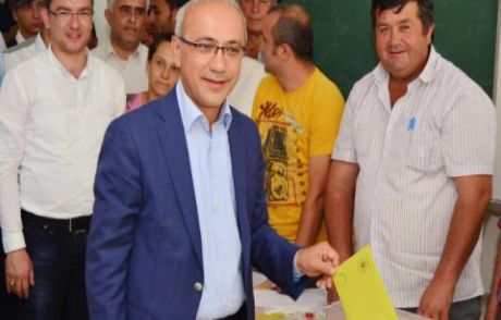 Eski Bakan Elvan Oyunu Kullandı