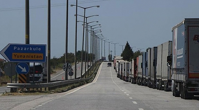 Kapıkule'de 17 Kilometrelik Tır Kuyruğu