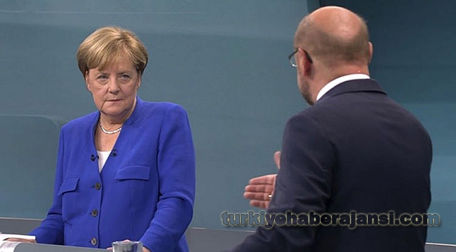 Merkel'den Küstah 'Türkiye' Açıklaması