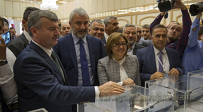 Topbaş'ın Koltuğuna Konya'nın Başkanı Oturdu