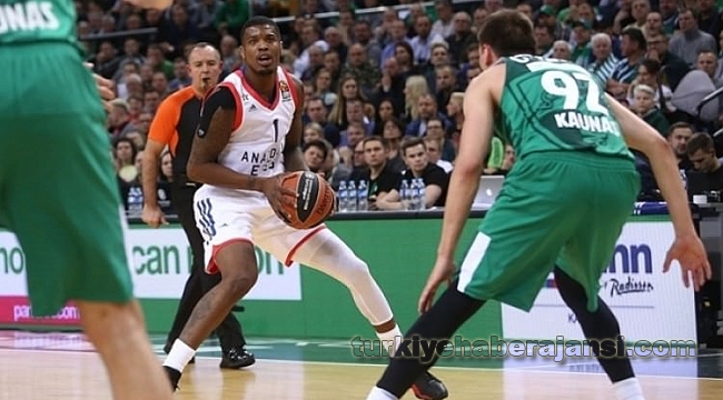 Anadolu Efes, Son Periyotta Direnemedi!