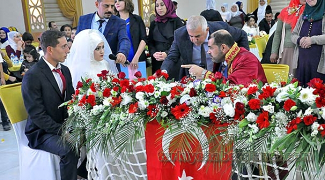 Bir Müftü, İlk Kez Resmi Mikah Kıydı