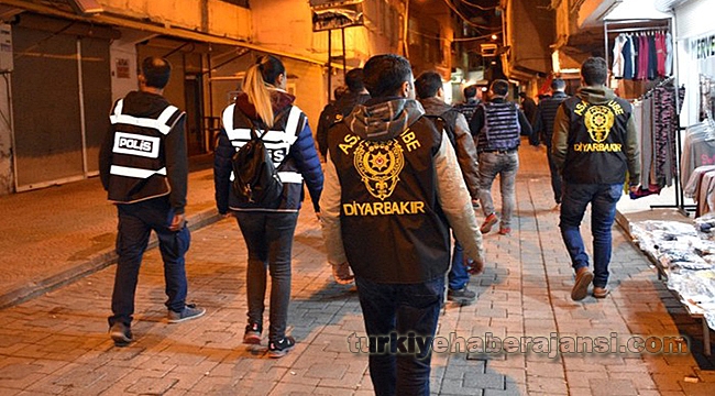 Diyarbakır'da Asayiş Uygulaması: 12 Gözaltı