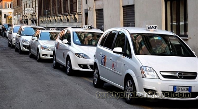 İtalya'da Taksiciler Greve Gitti