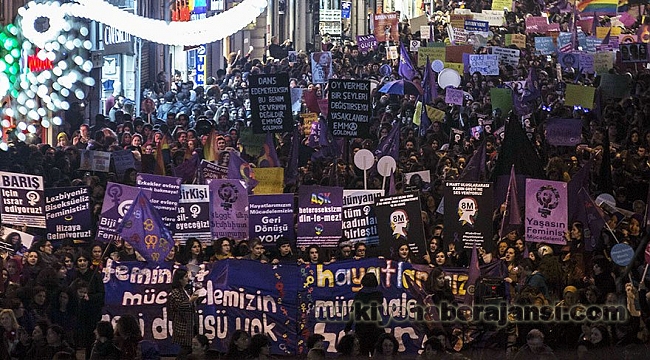 Kadınlar Şiddete Dur Demek İçin Toplanıyor