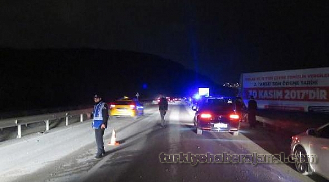 Kaza Yerinde İnceleme Yapan Polislere Otomobil Çarptı