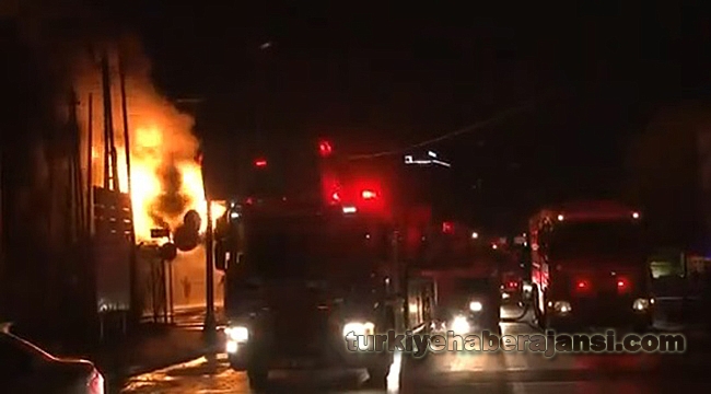 Halkalı'da Lastik Fabrikasında Yangın